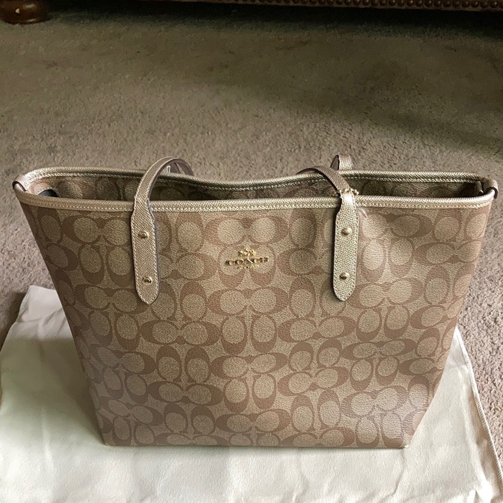 Signature Coach leather tote bag